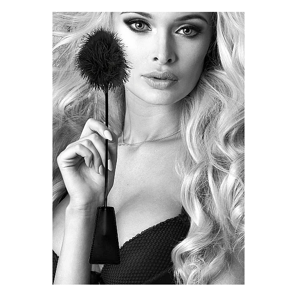 B&W CROP WITH FEATHER TICKLER