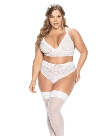 Mapale Cross-Back Button Lace Bra & Keyhole Panty Set - Curvy