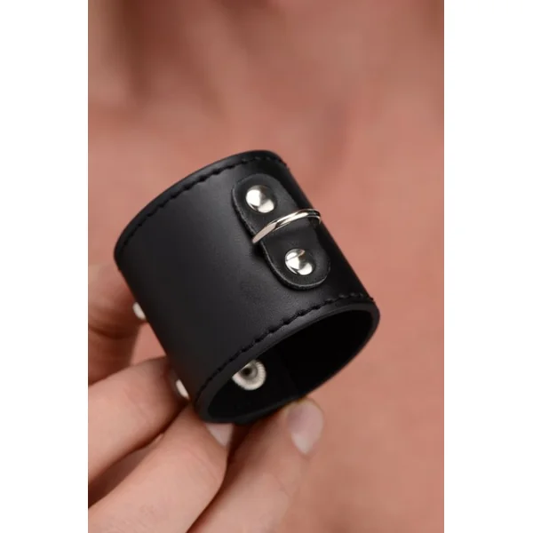 STRICT BALL STRETCHER W D-RING